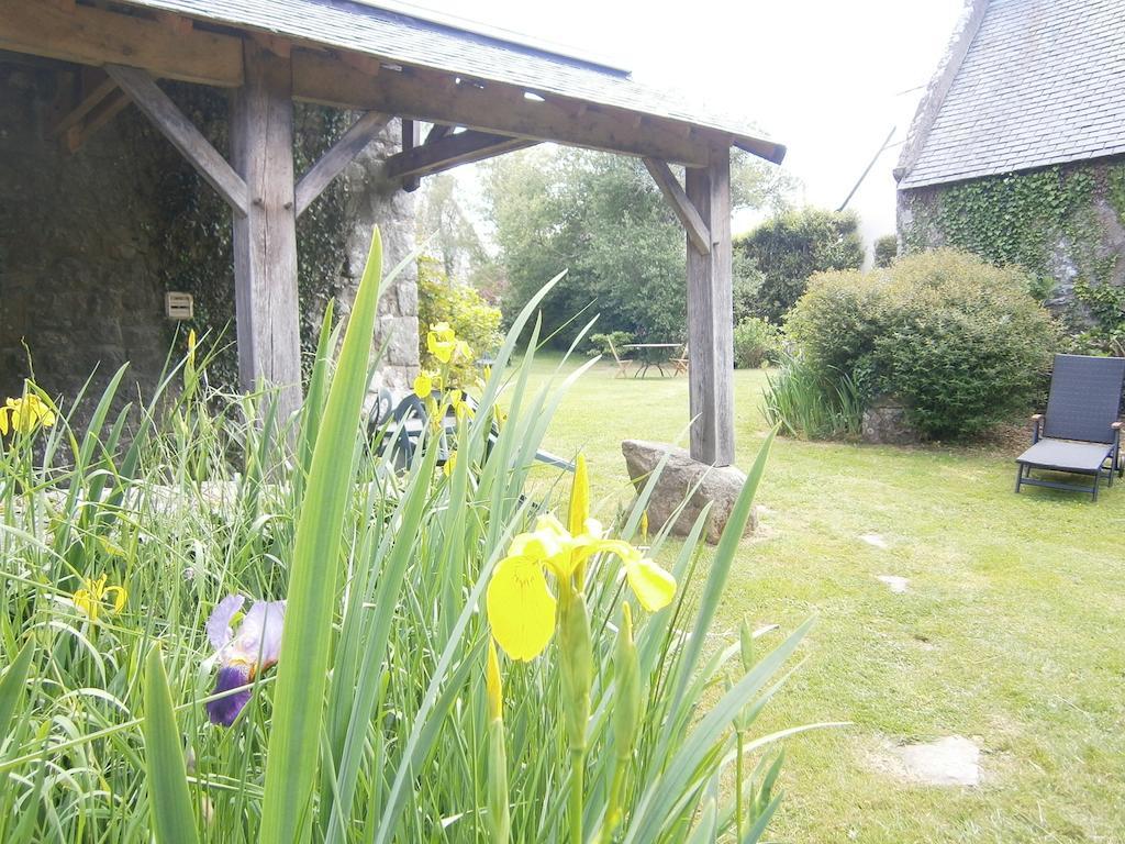Les Chaumières de Kerimel Bed and Breakfast Ploemel Esterno foto